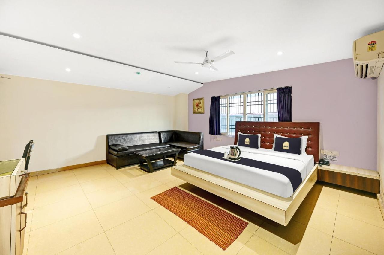 Townhouse Oak Pentagon Residency Hotel Bhubaneswar Exterior photo